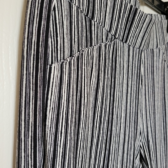 Chico's traveler pants - Picture 7 of 7